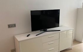 Lovely Apartment In The New Porta Nuova Area